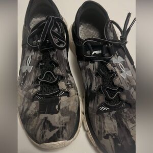 Under Armour tennis shoes